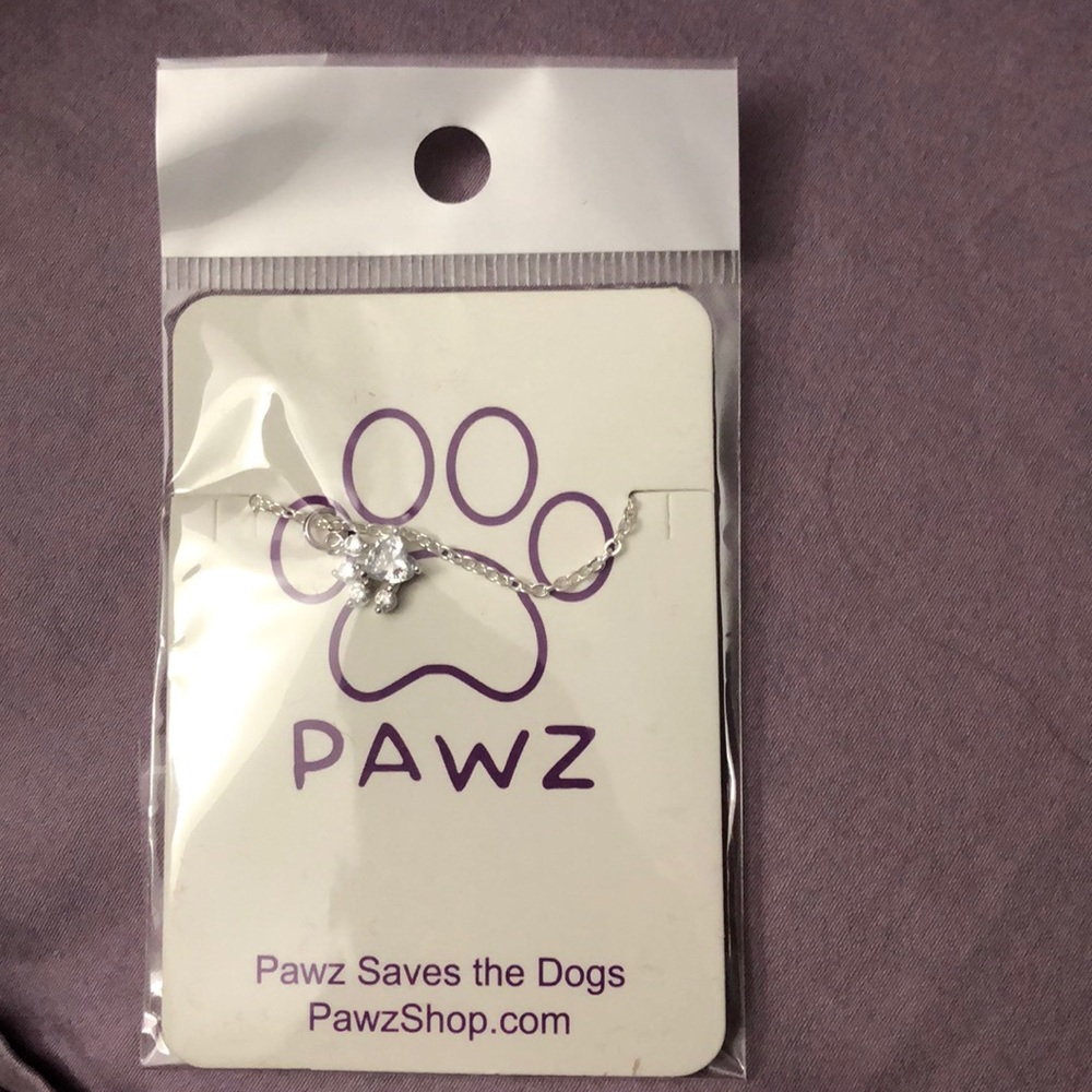NWT pawz dog paw necklace